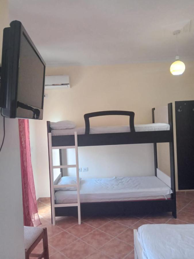 Ari Apartaments Vlorë Esterno foto