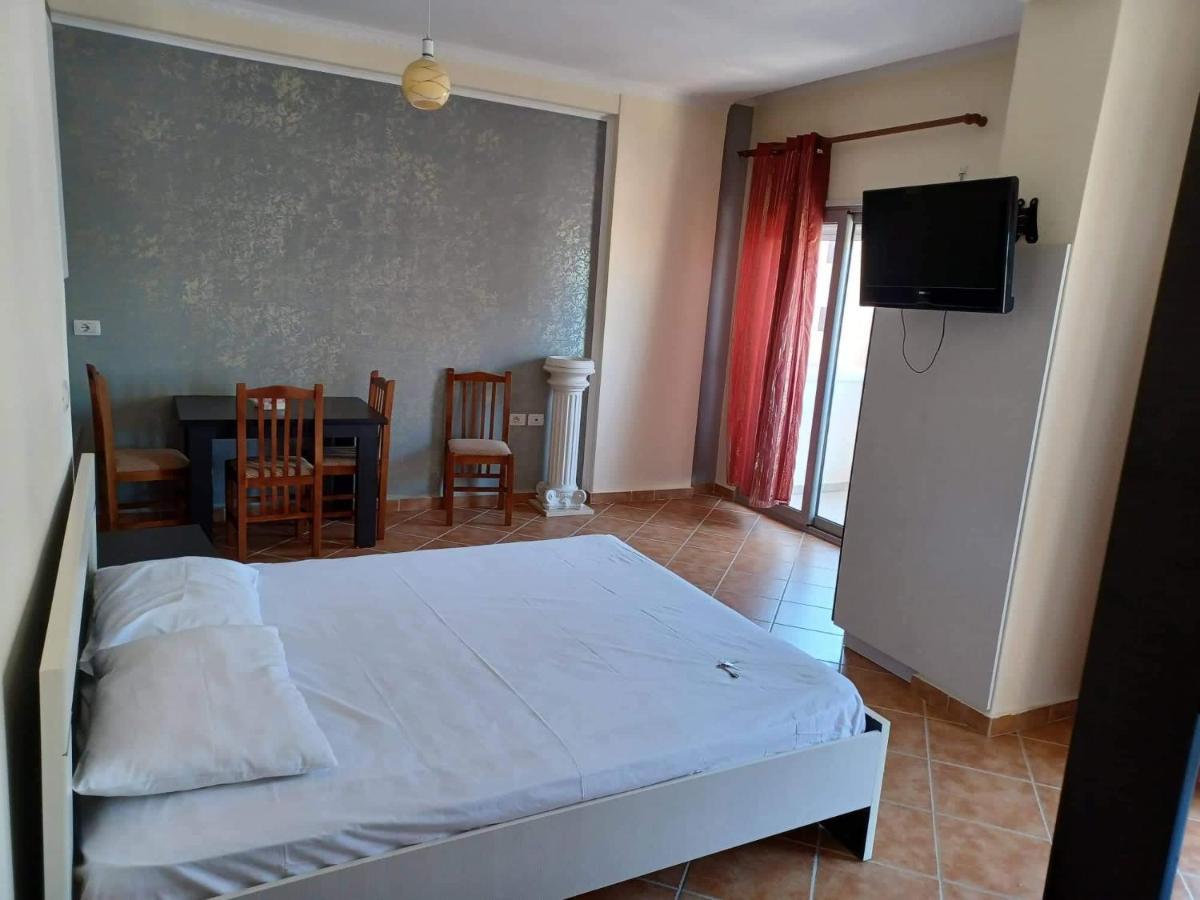 Ari Apartaments Vlorë Esterno foto