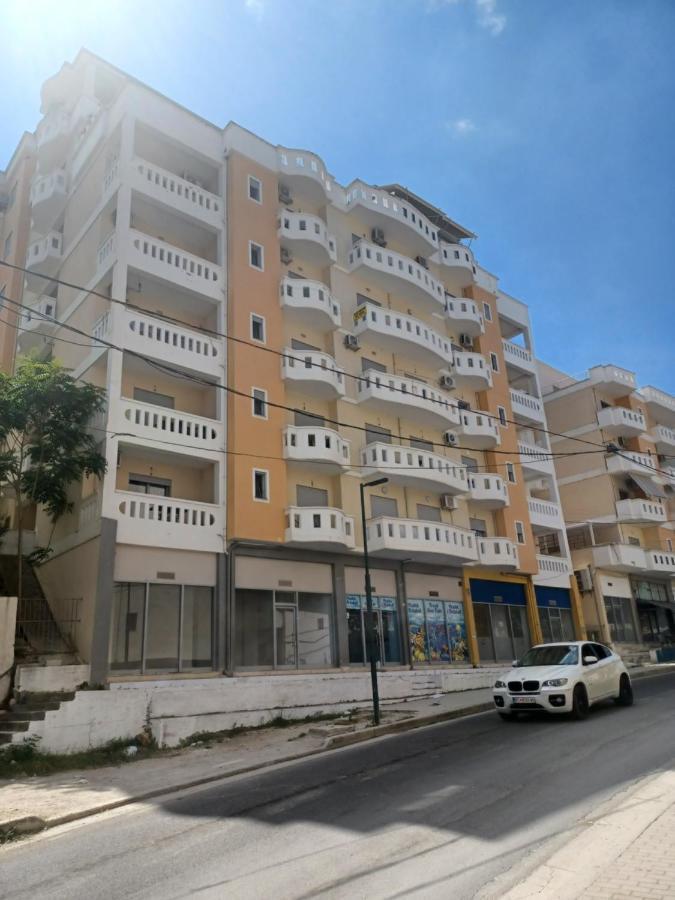 Ari Apartaments Vlorë Esterno foto
