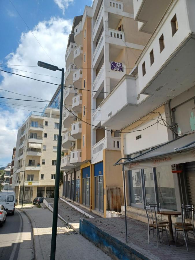 Ari Apartaments Vlorë Esterno foto