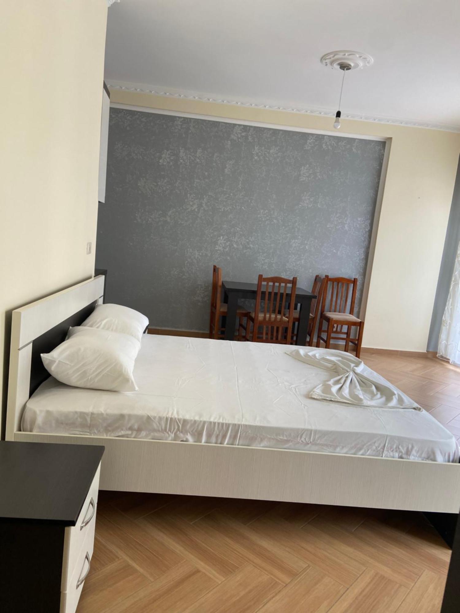 Ari Apartaments Vlorë Esterno foto